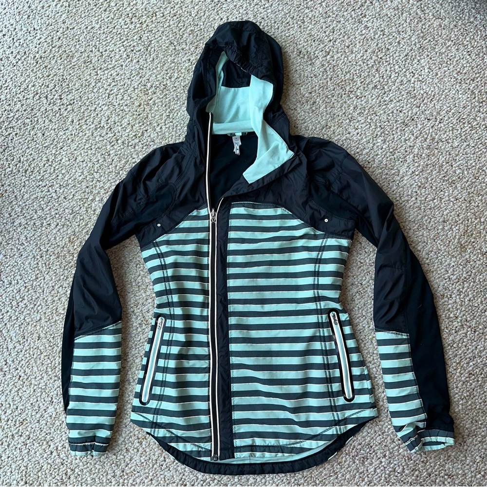 2 in 1! ☘️🧤$168 LULULEMON Run Get Up and Glow Jacket REFLECTIVE 360, REVERSIBLE
